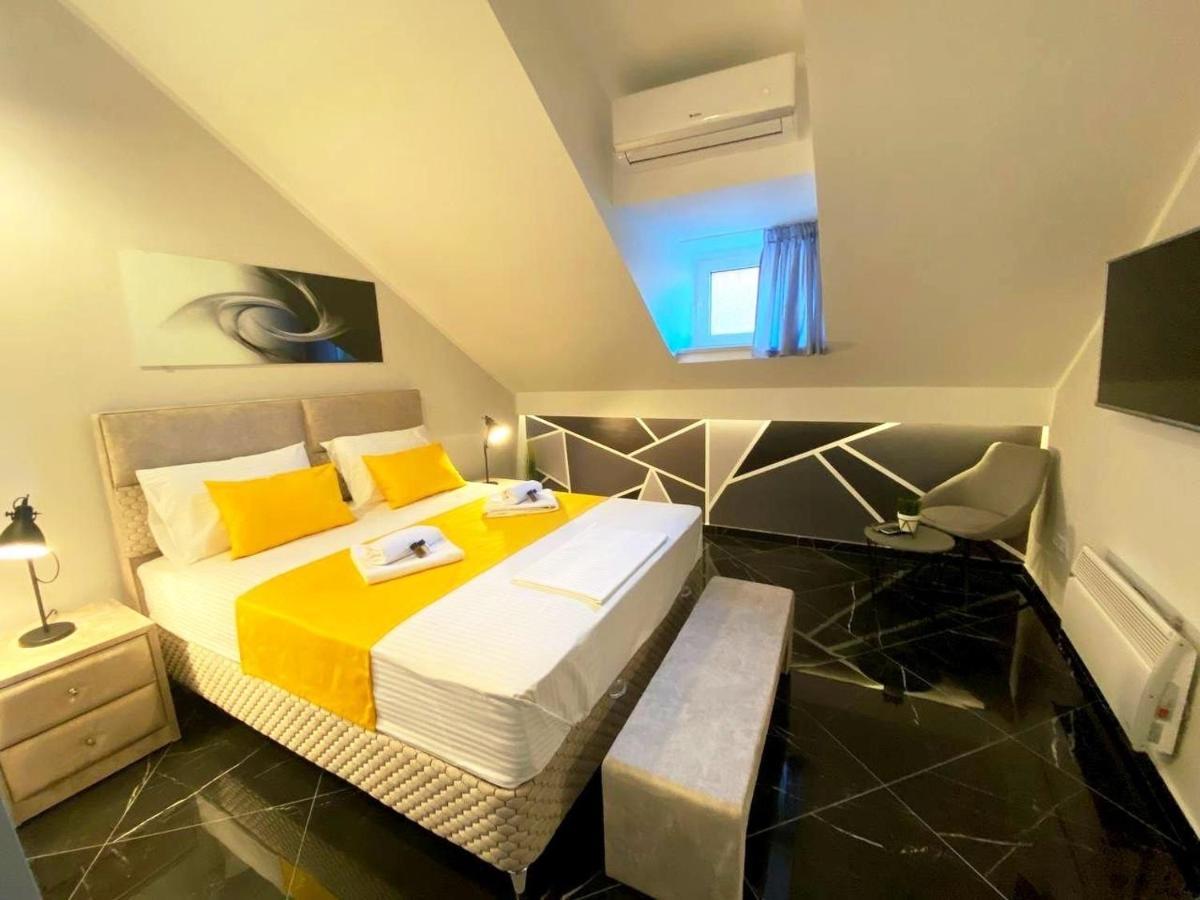D & Sons Apartments Kotor Luaran gambar