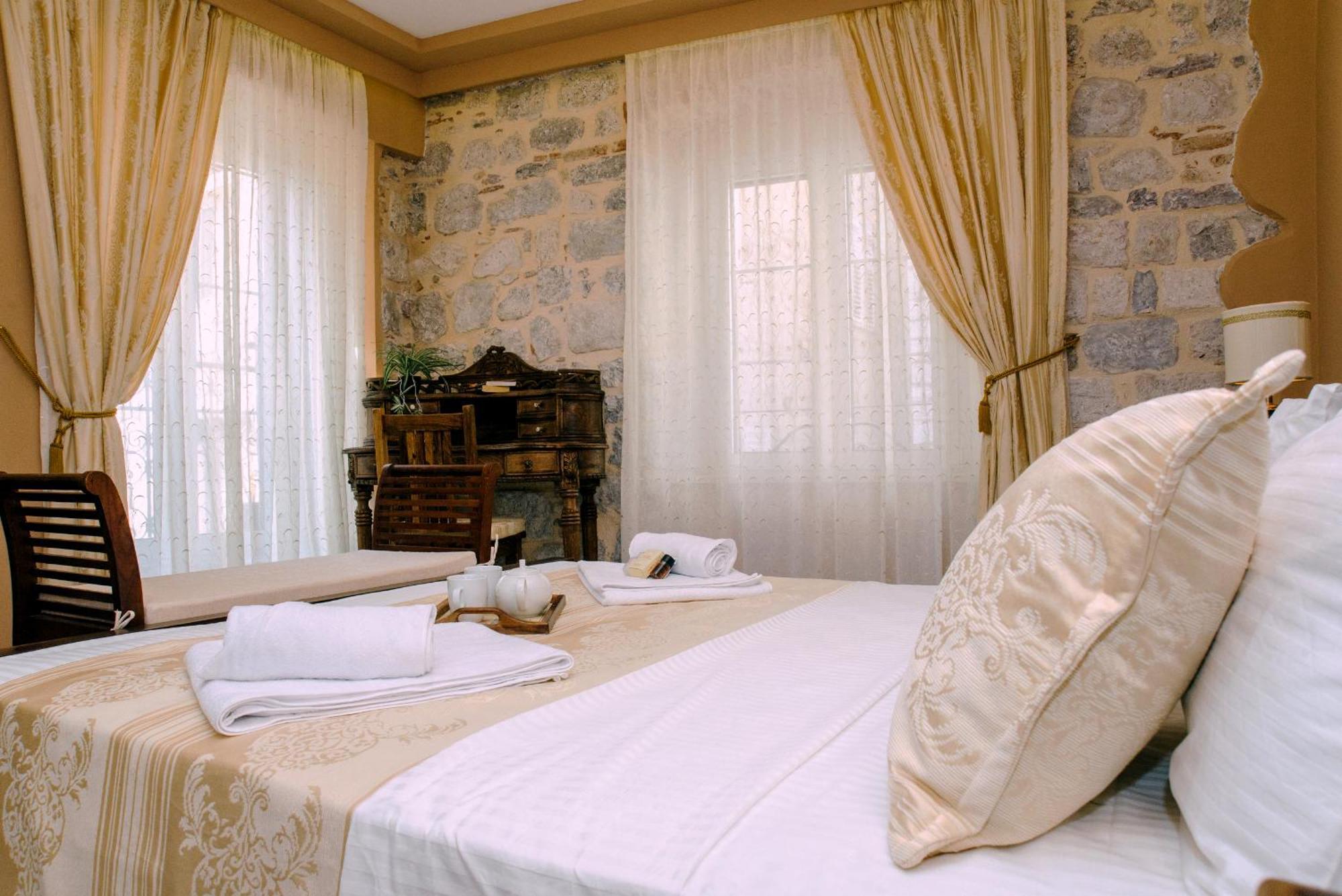 D & Sons Apartments Kotor Bilik gambar