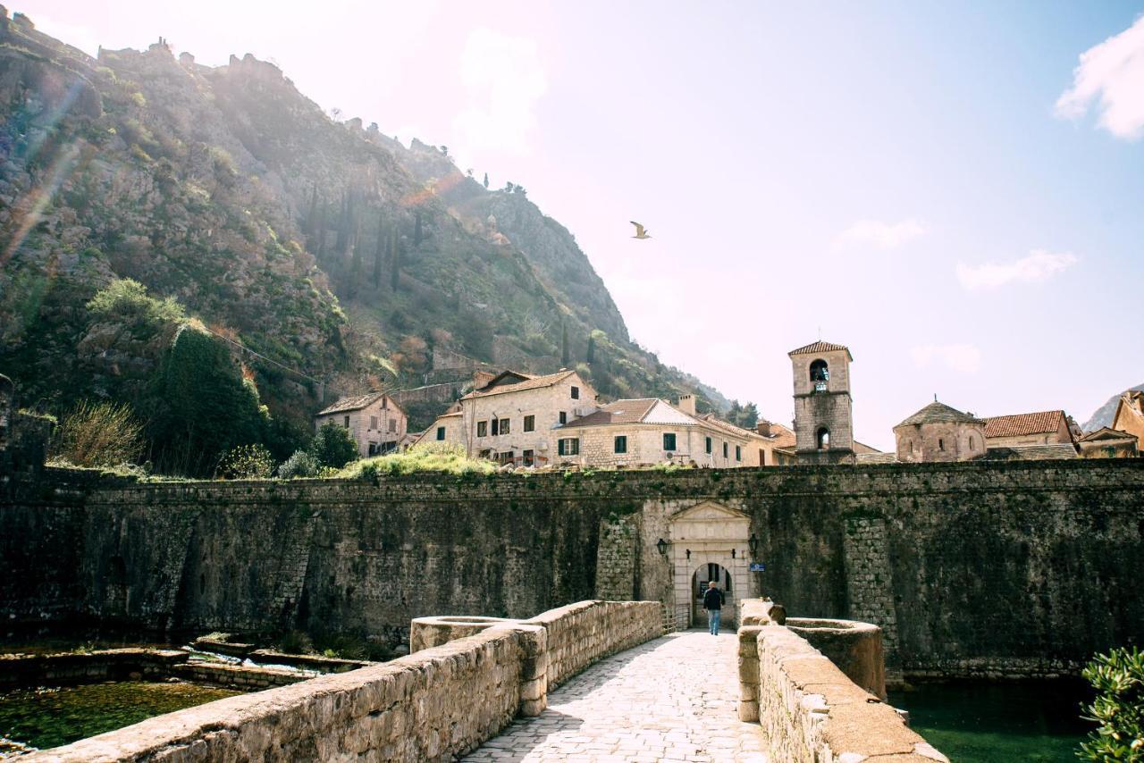 D & Sons Apartments Kotor Luaran gambar