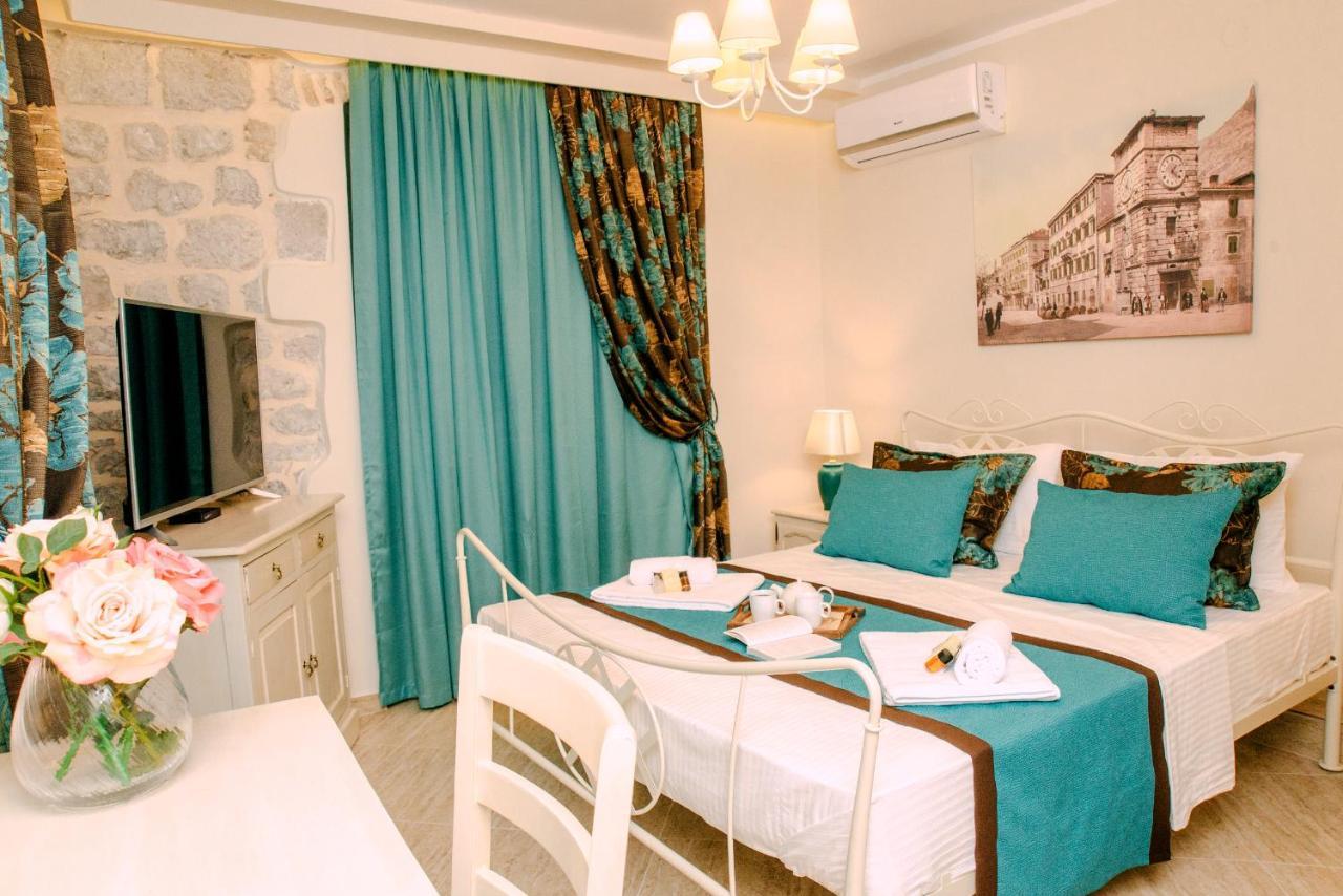 D & Sons Apartments Kotor Luaran gambar